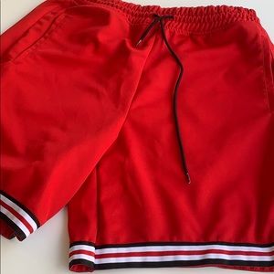 ZARA BASKETBALL SHORTS